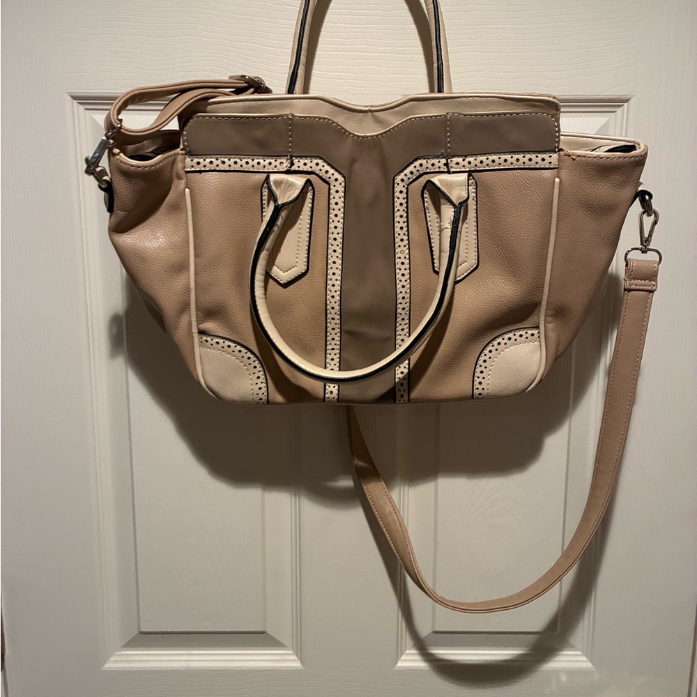 Elegant Tan Leather Handbag